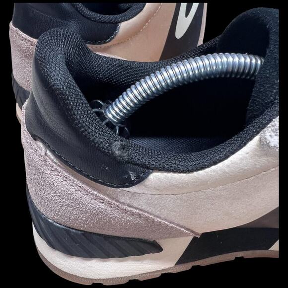 TRETORN Loyola 2.0 Women's Sz 8 Sneakers Black Cream Gray Athleisure Shoes READ - Picture 11 of 15